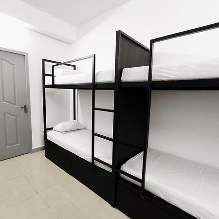 Hostel Stayzo Kochi Exteriör bild