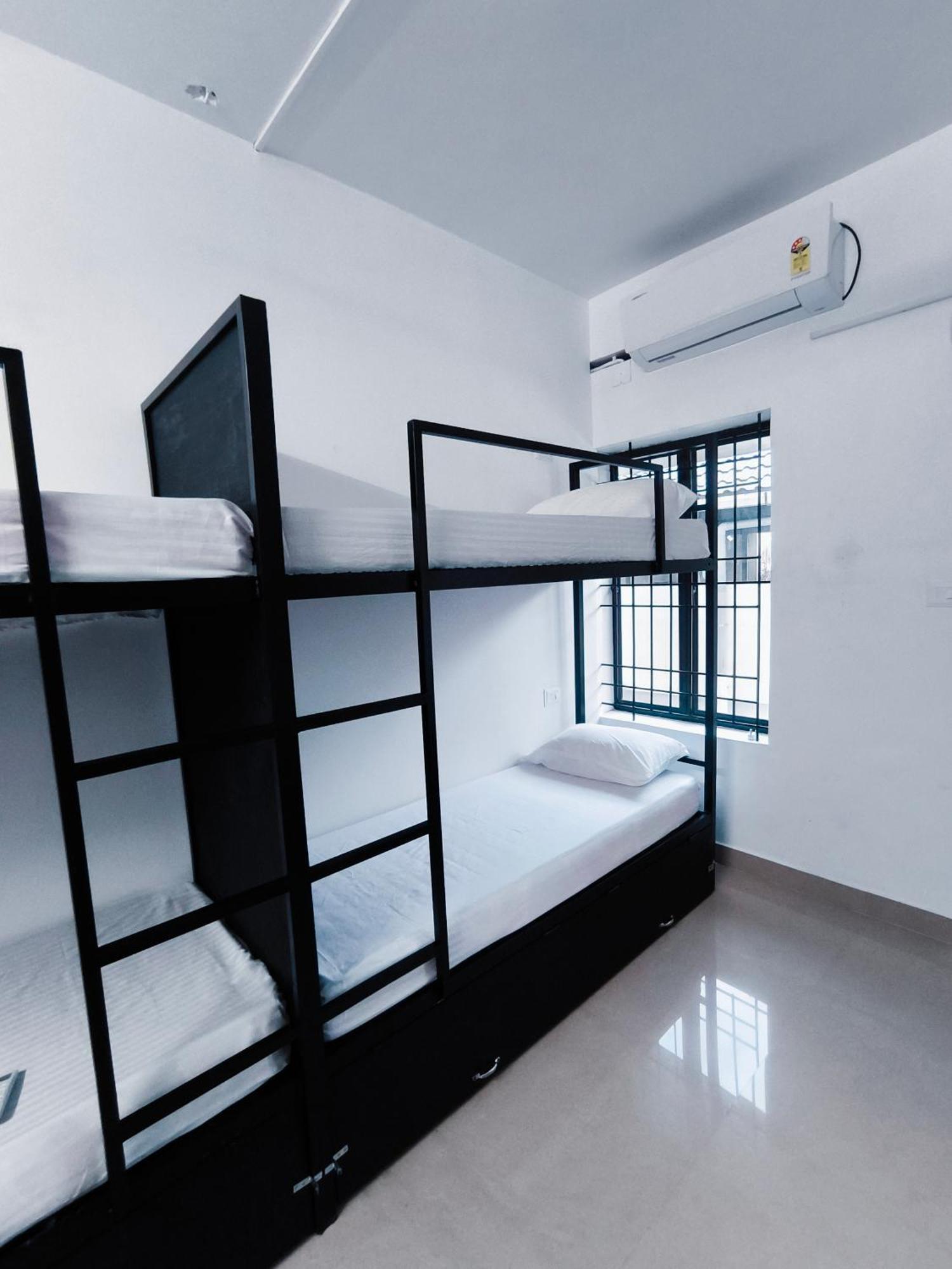 Hostel Stayzo Kochi Exteriör bild